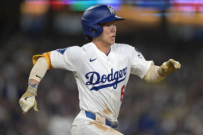 LA 다저스 김혜성이 지난 17일(한국시각) LA 에인절스전에서 5회 2루수 내야안타를 치고 전력질주하고 있다. Imagn Images연합뉴스