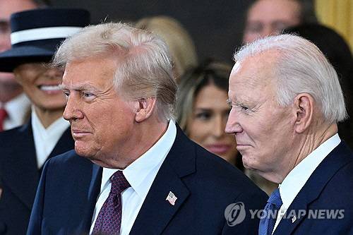 도널드 트럼프 대통령과 조 바이든 전 대통령. 로이터 연합뉴스