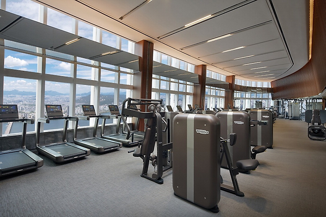 (Lotte Hotels & Resorts)