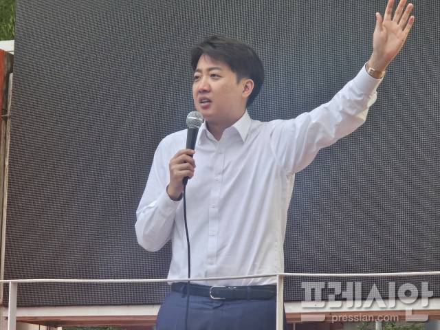 ▲이준석 개혁신당 대통령 후보가 19일 광주 북구 전남대 후문에서 집중유세에 나섰다.2025.05.19ⓒ프레시안(김보현)