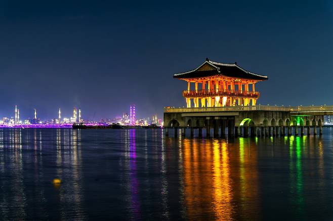 영일대 해상누각 야경. 포항시 제공