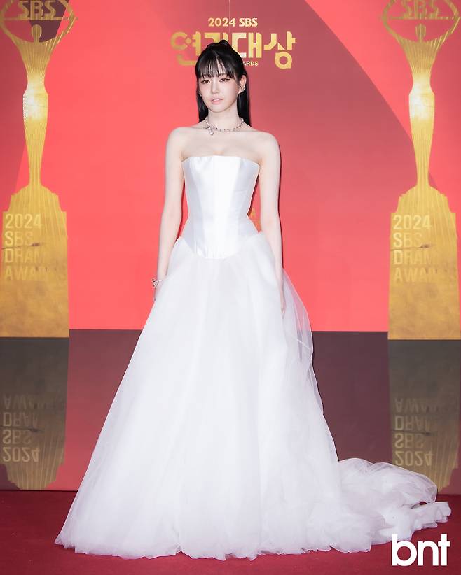 이유비, ‘유미의 세포들 3’서 김고은 재회한다 @bnt