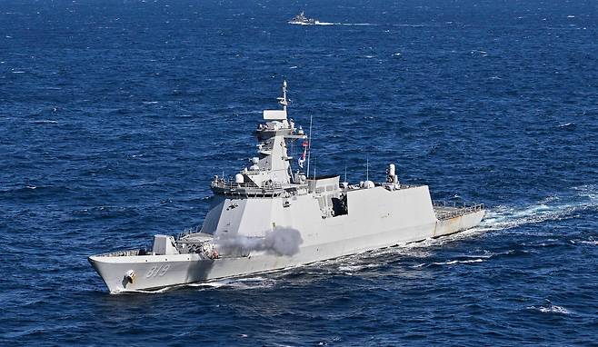 지난 1월 대구급 호위함인 경남함이 해군의 전 해역 해상훈련에 참가했다. /해군 제공