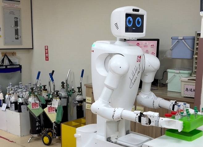 폭스콘의 병원용 로봇 '누라봇'. 폭스콘