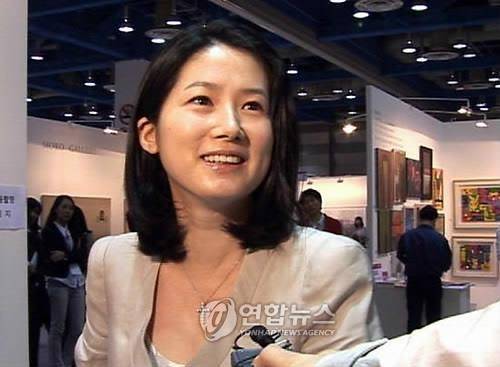 2009년 서울오픈아트페어 개막식에 참석한 배우 심은하. 연합뉴스