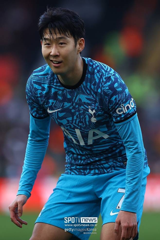 ▲ 손흥민은 의연했다. 지금은 그간의 발자취를 곱씹기 보다 매 경기 좋은 리듬을 유지하는 데 집중할 때라고 힘줘 말했다. 토트넘은 오는 22일 스페인 빌바오에서 맨유와 UEL 트로피를 놓고 다툰다.