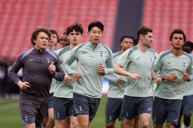 훈련 중인 토트넘 선수단. 사진=AFPBB NEWS