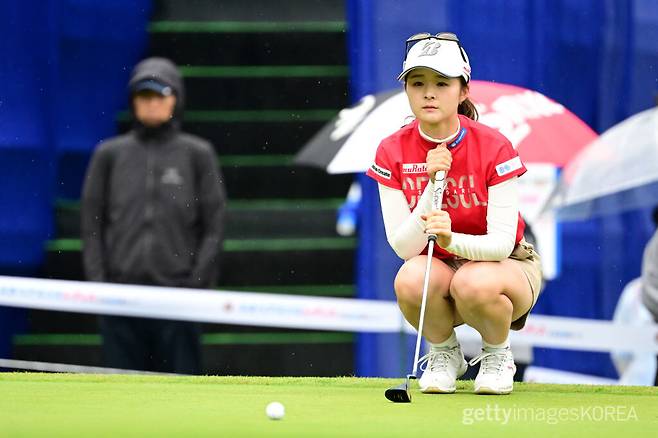남자 캐디와의 불륜 논란 중심에 선 가와사키 하루카 징계 처분. ⓒGettyimagesKorea