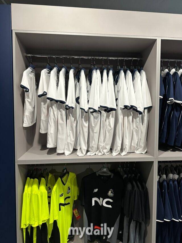 서울 이랜드 공식 오프라인 스토어 'LEOUL SHOP'./목동종합운동장=노찬혁 기자