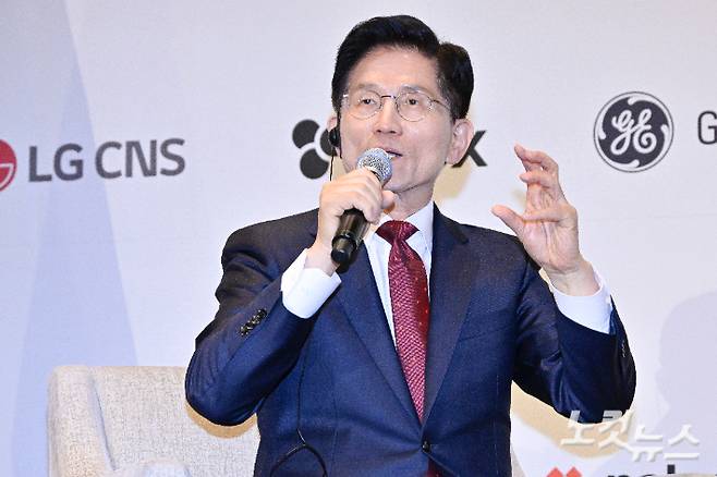 김문수 국민의힘 대선후보가 19일 서울 종로구 포시즌스호텔에서 열린 주한미국상공회의소(암참) 간담회 대담애서 발언하고 있다. 황진환 기자