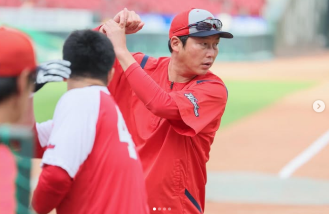 히로시마 아라이 감독. 본인 SNS 캡처