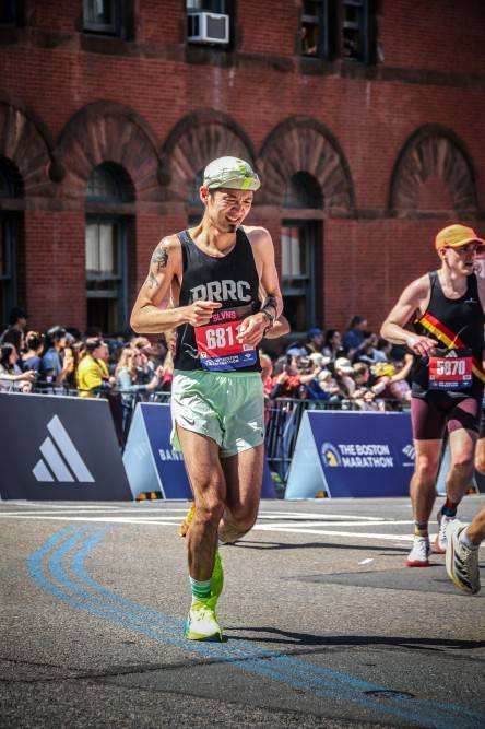 2024년 보스톤 마라톤에 출전한 김울프 작가 본인 제공