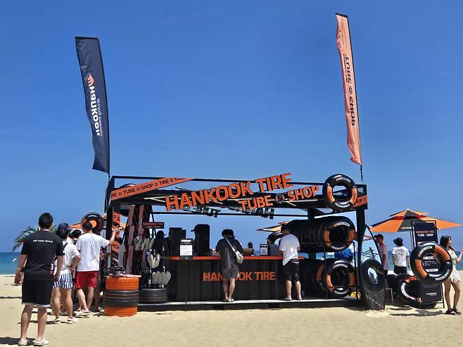 ◇강원도 양양 서피비치에서 운영한 팝업스토어 한국 튜브 샵.