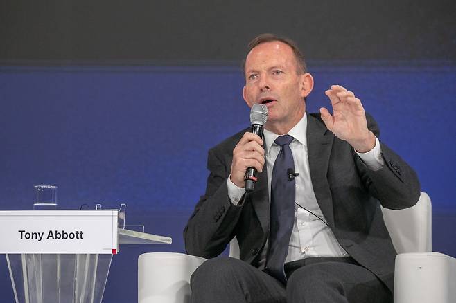 2025년 5월 22일 오후 서울 중구 신라호텔에서 2025 아시안리더십콘퍼런스가 열리면서 토니 애벗 전 호주 총리가 '자유무역과 새 국수주의: 글로벌 무역 질서의 위기 속 우리가 가야 할 길은?' 주제로 세션에 참여하고 있다. /장련성 기자