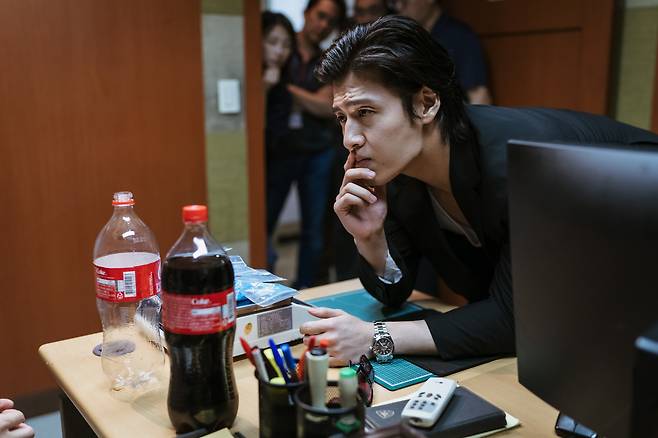 영화 <야당>에서 강하늘 배우가 ‘야당’ 이강수 역을 연기하고 있다. 플러스엠엔터테인먼트 제공