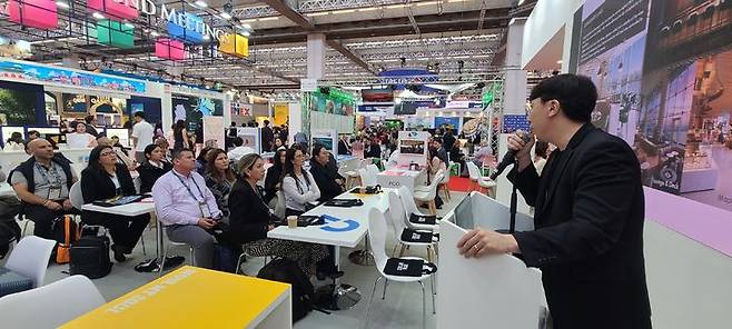 'IMEX 프랑크푸르트 2025'에서 열린 '서울 설명회'에 참여한 남미 바이어들 *재판매 및 DB 금지