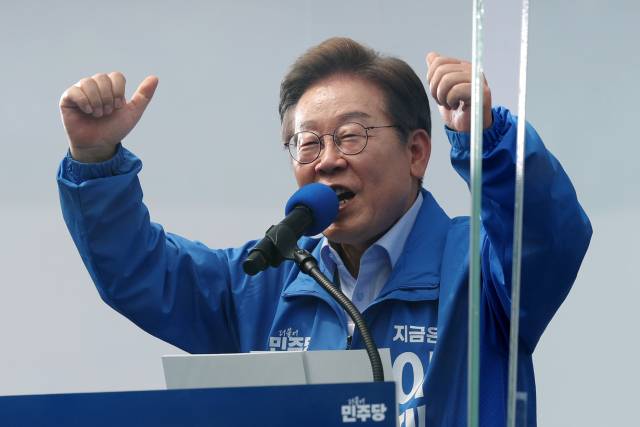 ▲더불어민주당 이재명 대선 후보가 21일 인천광역시 부평역 북광장에서 열린 집중유세에서 인천 시민들에게 지지를 호소하고 있다. ⓒ연합뉴스