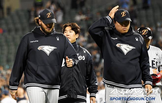 22일 울산 문수야구장에서 열린 NC 다이노스와 한화 이글스의 경기. 패한 한화 폰세가 아쉬워하고 있다. 울산=박재만 기자 pjm@sportschosun.com/2025.05.22/