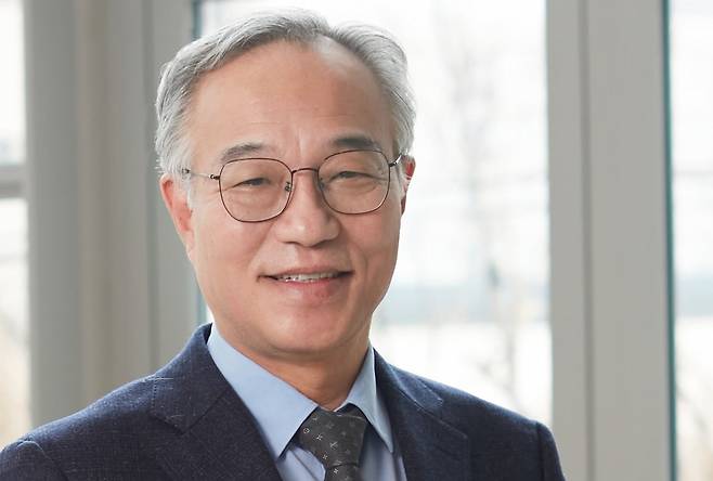 박은철 연세대 의대 예방의학교실 교수는 “만성질환 환자가 늘고 있지만 정작 정부의 역할은 안 보인다”고 말했다. 박 교수는 국제 학술지 플로스원에 만성질환 환자와 가족의 갈등 해결 방식이 우울증에 미치는 영향을 분석한 논문을 지난 3월 16일 소개했다. /연세대 의대