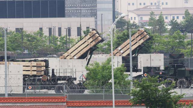 미국 언론이 미국 정부가 주한미군 감축을 검토하고 있다고 보도한 23일 경기 평택시 캠프 험프리스에 패트리어트 미사일이 배치돼 있다. 평택=연합뉴스