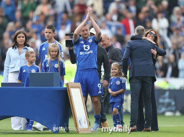 13년간 레스터시티에서 뛰었던 제이미 바디가 이별식에서 눈물을 보이고 있다./게티이미지코리아