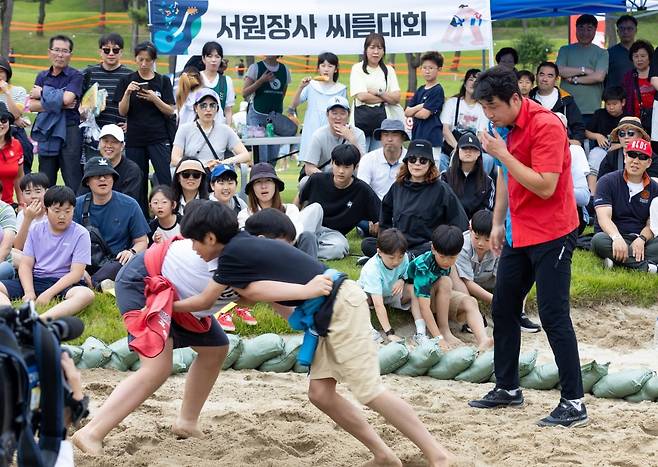 2024 서원밸리 그린 콘서트. 벙커에서 열리는 서원장사 씨름대회. /서원밸리