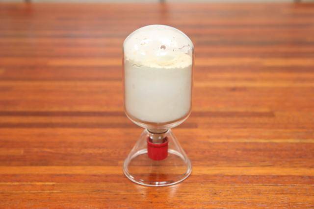 hy가 김치에서 분리한 유산균에 다른 균주를 조합해 개발한 항비만 프로바이오틱스 '킬팻' 사진. 킬팻은 2019년 식품의약품안전처에서 체지방 감소 기능성을 인정받았다. hy 제공