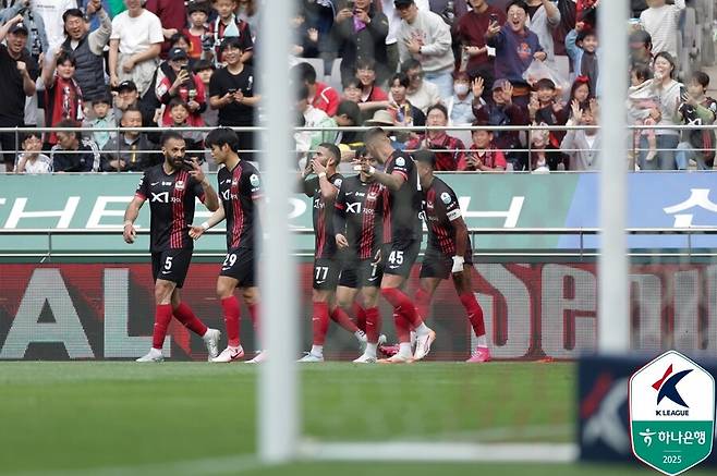 ▲ 24일 오후 서울월드컵경기장에서 FC서울과 수원FC의 하나은행 K리그1 2025 15라운드가 펼쳐졌다. 경기 결과 서울과 수원FC가 1-1로 비기면서 승점 1점씩 나눠 가졌다. ⓒ 한국프로축구연맹