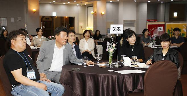 원우들이 조상열 대동문화재단 대표의 강의를 듣고 있다. /임문철 기자 35mm@namdonews.com