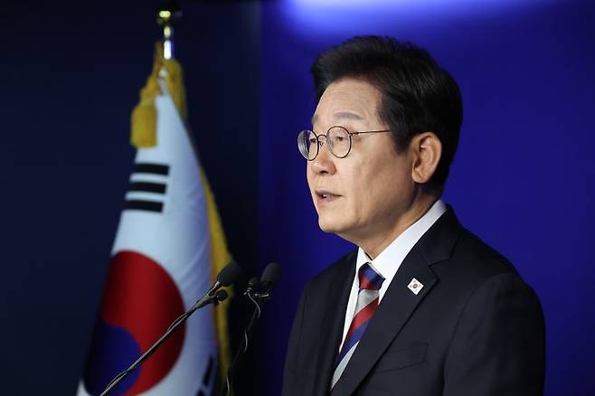 이재명 더불어민주당 대선 후보가 25일 서울 여의도 당사에서 기자간담회를 하고 있다. 사진=뉴시스