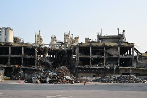 26일 광주시 광산구 소촌동 금호타이어 광주공장 2공장이 화재로 불타 콘크리트 골조와 잔해만 남은 채 잿더미가 돼 있다. /최현배 기자 choi@kwangju.co.kr