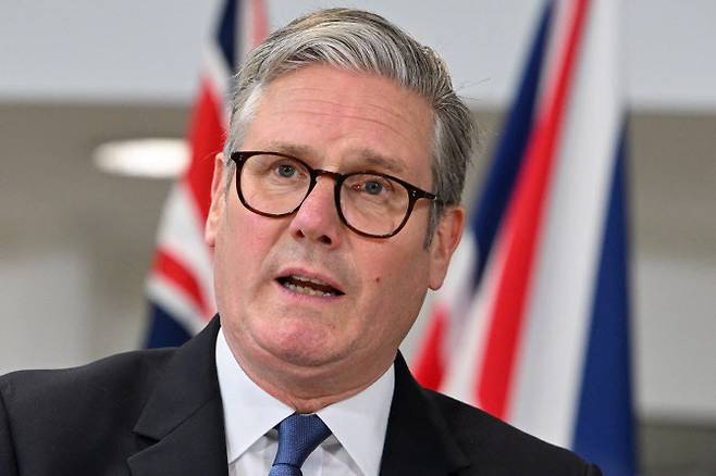 22일(현지시간) 영국 런던 북서부의 군 본부에서 열린 기자회견에서 키어 스타머 영국 총리가 연설하고 있다.(사진=AFP)