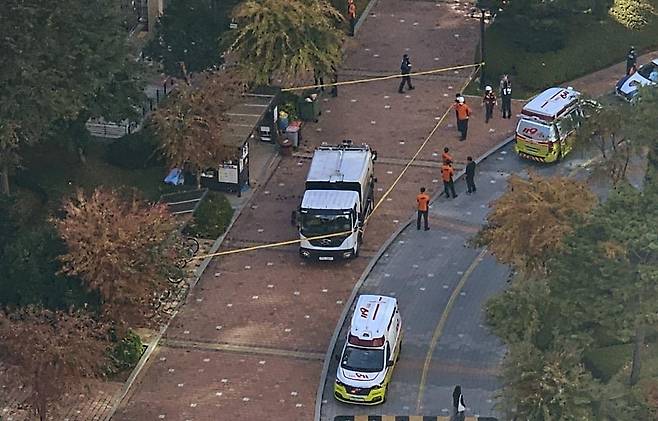 지난해 10월 광주의 한 아파트 단지에서 하교 도중 재활용품 수거 차량에 치인 초등학생이 숨졌다. 연합뉴스