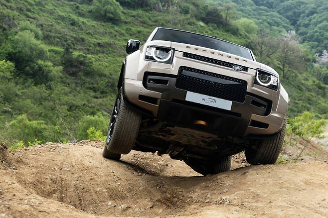 올 뉴 디펜더 OCTA.