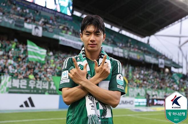 ▲ 26일 오전 서울 종로구 축구회관에서 홍명보 대한민국 축구대표팀 감독이 기자회견을 열고 6월 예정된 이라크, 쿠웨이트와 2026 북중미 월드컵 아시아지역 3차예선전에 나설 소집 명단을 발표했다. ⓒ 한국프로축구연맹