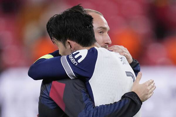 ▲ 토트넘 홋스퍼의 손흥민과 맨체스터 유나이티드의 크리스티안 에릭센, 둘은 토트넘에서 해리 케인, 델레 알리 등과 함께 'DESK 라인'으로 불렸다. ⓒ연합뉴스/AP