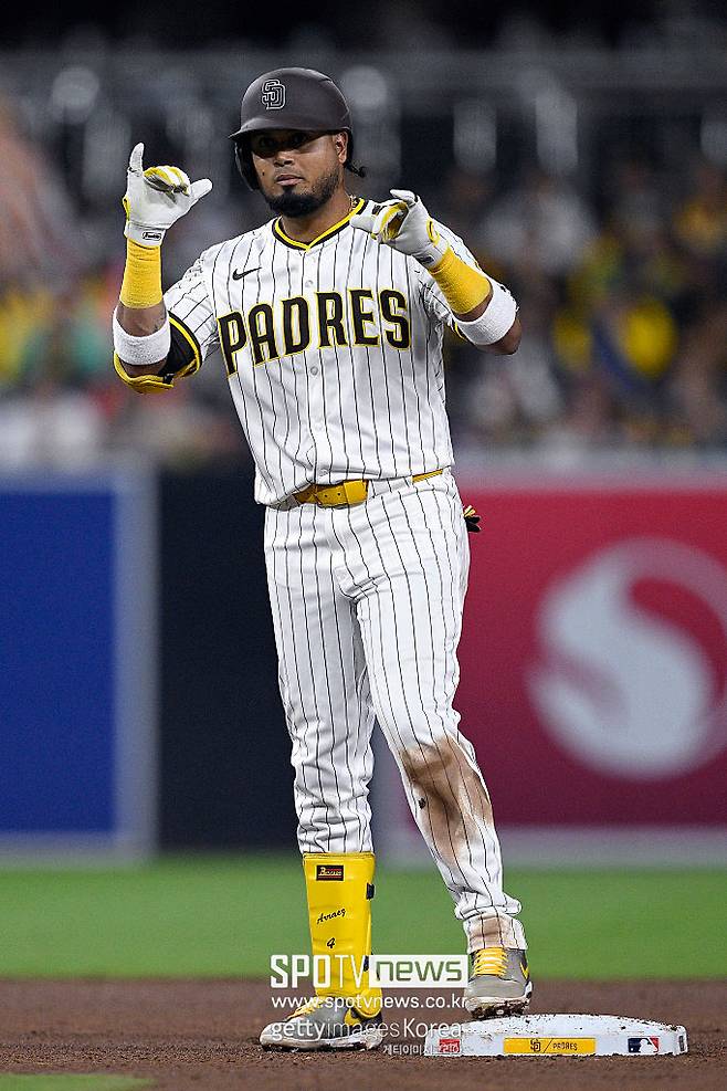 ▲ 낮은 삼진 비율을 바탕으로 4년 연속 타격왕 수상에 시동을 걸고 있는 루이스 아라에스