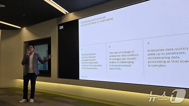 샘 워너(Sam Werner) IBM 글로벌 스토리지 부문 부사장이 발언하고 있다. 2025.5.27/뉴스1 ⓒ News1 김민석 기자