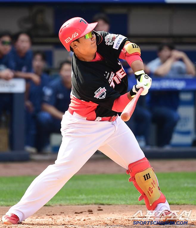 25일 대구 삼성라이온즈파크에서 열린 KBO리그 삼성과 KIA의 경기. 9회 타격하고 있는 KIA 황대인. 대구=송정헌 기자songs@sportschosun.com/2025.05.25/