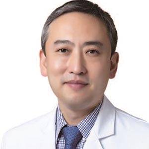 권오룡 연세스타병원 병원장 - 연세대 의대, 현 연세대 세브란스병원정형외과 외래교수, 현 대한정형외과학회 정회원