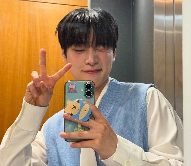 배우 강유석이 '엄제이'로 음악 방송에 출연한 근황을 전했다. / 강유석 인스타그램 캡처