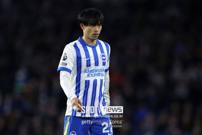 ▲ 미토마는 빅클럽이 원하는 자원이다. 개인 기술이 워낙 좋아 측면 수비를 허물고 싶어하는 강팀들이 늘 주목한다. 몸값도 상당하다. 지난 겨울 이적시장에서 미토마 영입을 희망했던 사우디아라비아의 알 나스르는 7,100만 파운드(약 1,319억 원)를 제시해 화제가 됐다.