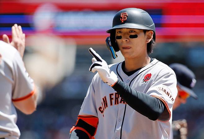 미국 메이저리그 샌프란시스코 자이언츠의 이정후가 27일(한국시간) 미국 미시간주 디트로이트 코메리카파크에서 열린 2025 메이저리그 디트로이트 타이거스와의 원정 경기에 3번 타자 겸 중견수로 선발 출전, 4타수 2안타를 쳤다. 7경기 연속 안타 행진과 함께 페넌트레이스 타율을 0.285까지 끌어올렸다. 사진 연합뉴스