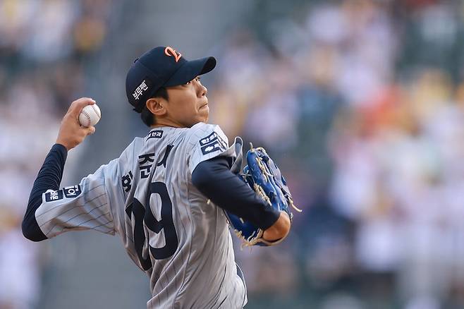 27일 LG와 경기에 한화 선발로 나선 황준서