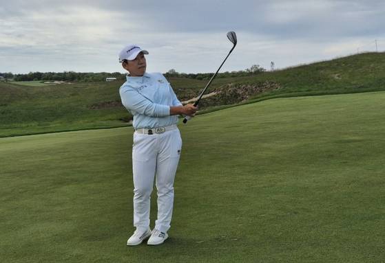 신지애가 칩샷을 하고 있다. 성호준 기자