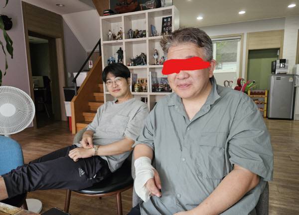 게임동아에 놀러온 검떠(좌측)님과 꿀딴지곰님(우측)