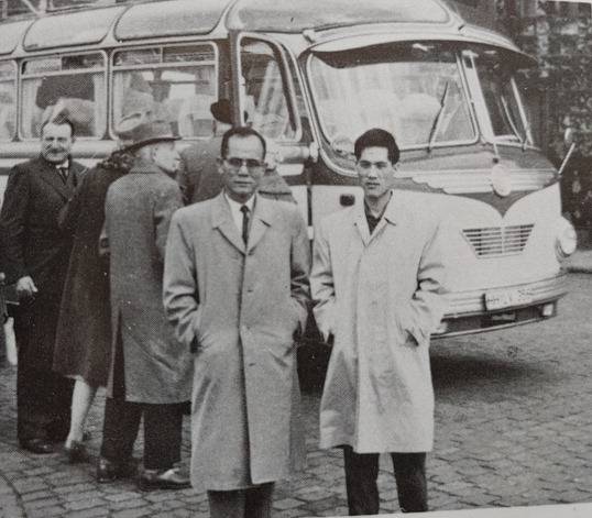 유럽 견학 중 독일에 유학 간 장남 김상수와 함께한 김삼만./대동30년사/