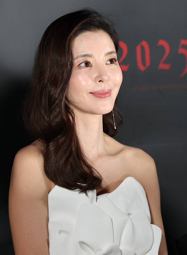 배우 김규리가 29일 서울 용산구 CGV용산아이파크몰에서 열린 영화 ‘신명’(감독 김남균) 제작보고회에 참석해 미소를 짓고 있다.(사진=뉴스1)