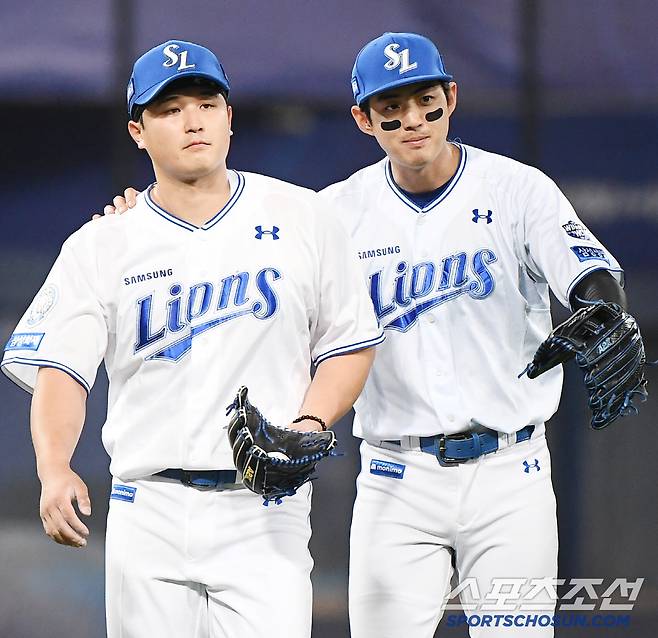 29일 대구 라이온즈파크에서 열린 롯데-삼성전. 사구 벤치클리어링이 정리된 후 구자욱이 최원태를 전준우에게 데려가고 있다. 대구=정재근 기자 cjg@sportschosun.com/2025.5.29/