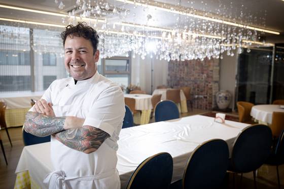 미국 워싱턴포스트가 "최고의 레스토랑"이라 극찬한 파인애플 앤 펄스의 오너셰프, 애런 실버맨. 지난 25일 중앙일보와 만난 그는 "내 직업은 남을 행복하게 하는 것"이라 했다. 전민규 기자